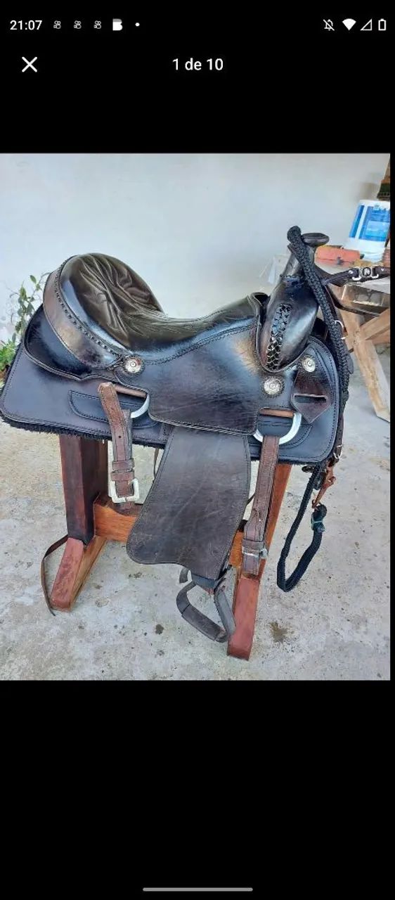 Sela americana em ótimo estado.