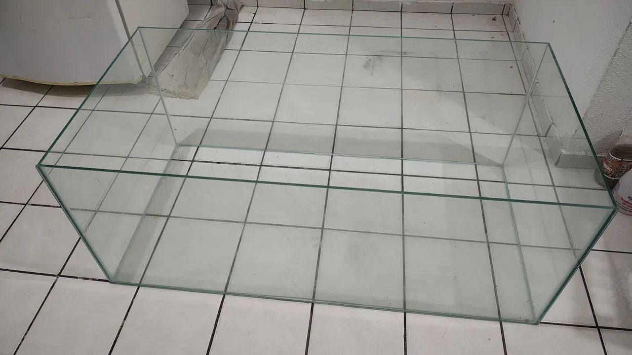 Vendo Terrário/Aquário Novo