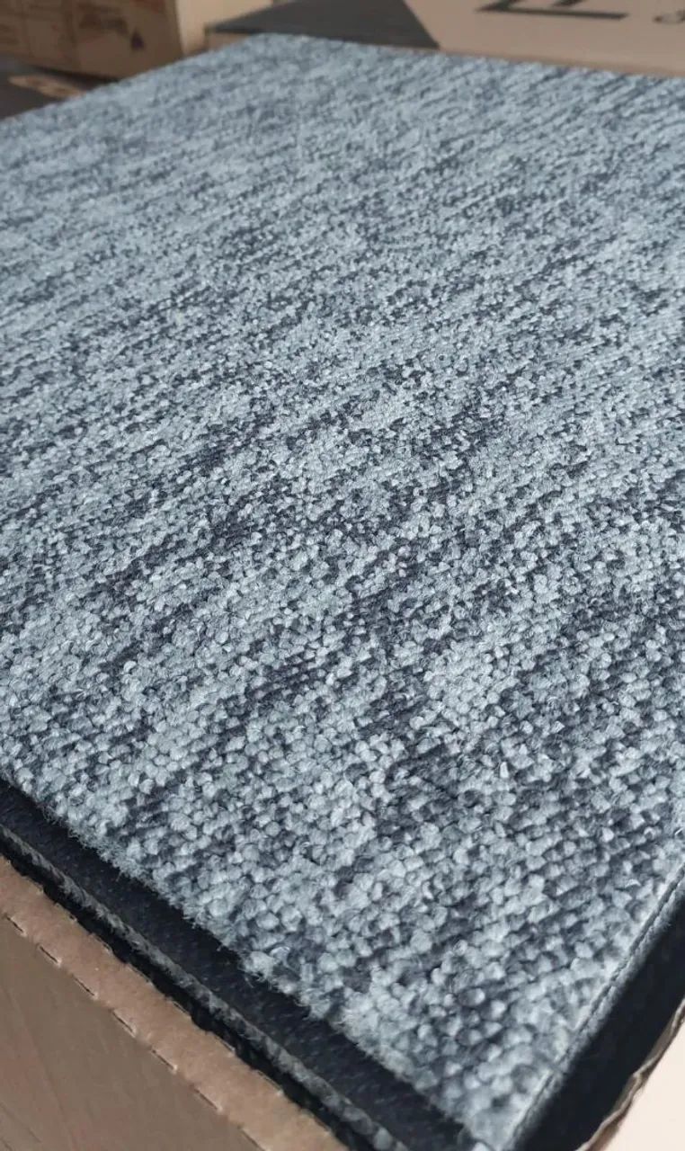 Carpete Em Placa Beaulieu Cinza Com Preto - Venda Por M2 Cinza<br><br> - Foto 2