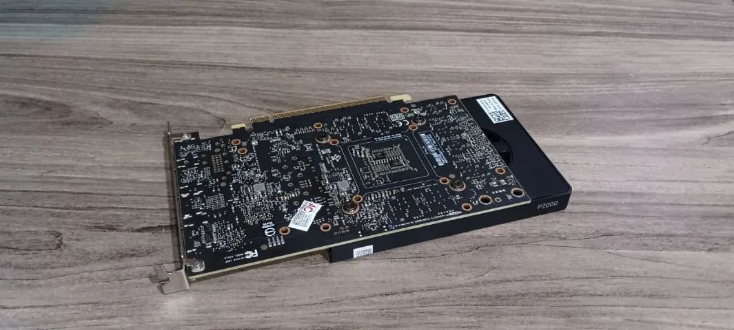 Placa de vídeo - NVIDIA Quadro P2000 (5GB / PCI-E) - PNY