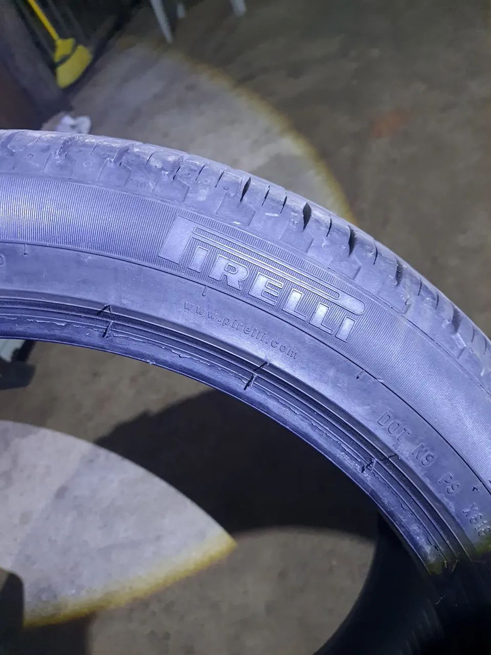 Pneu Pirelli 235/45 R 19 Scorpion Verde All Season - Foto 2