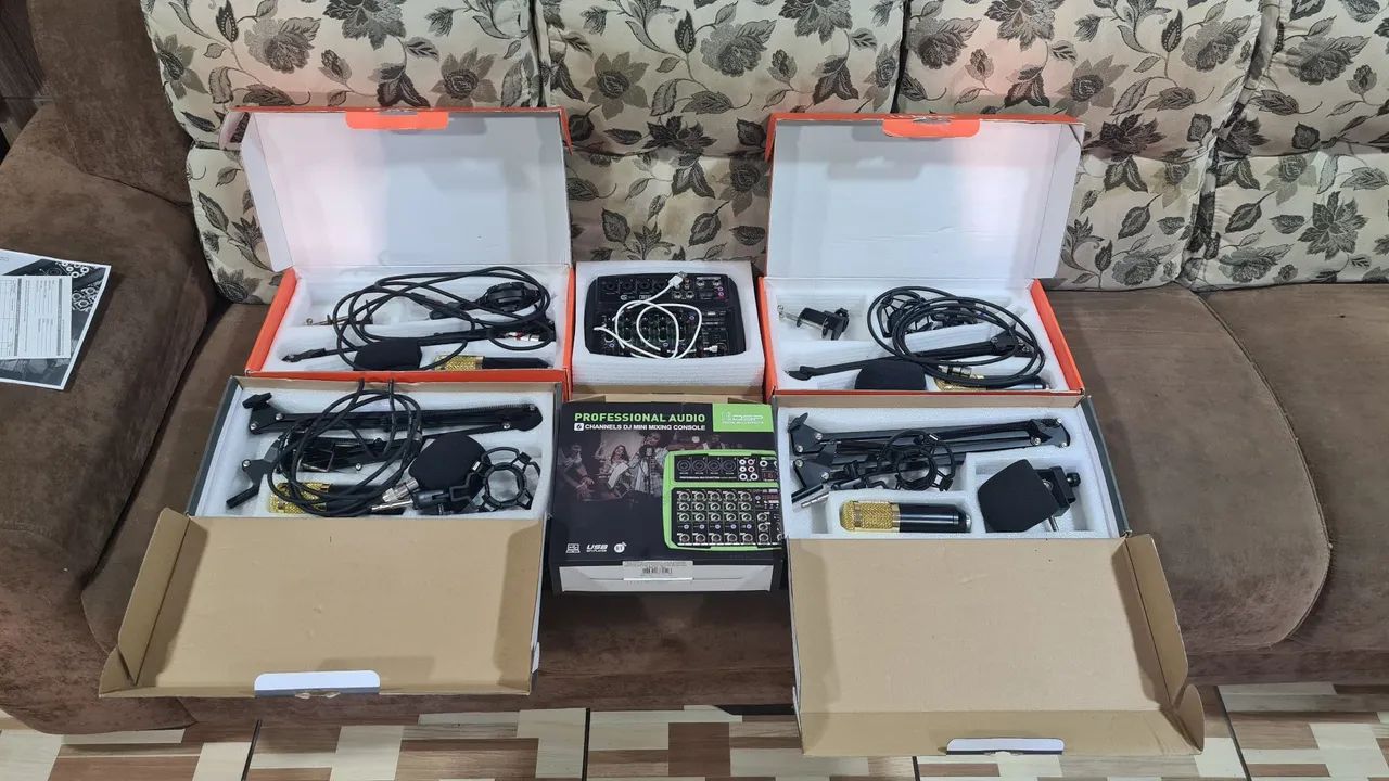 Kit Microfone Condensador + Mixer de Áudio 6 Canais 