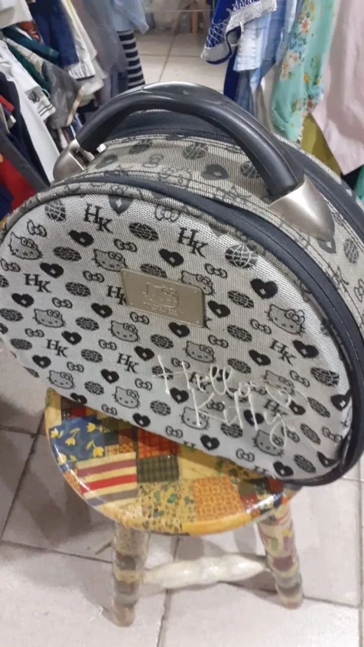 Bolsa média Hello Kitty com espelho  - Foto 4