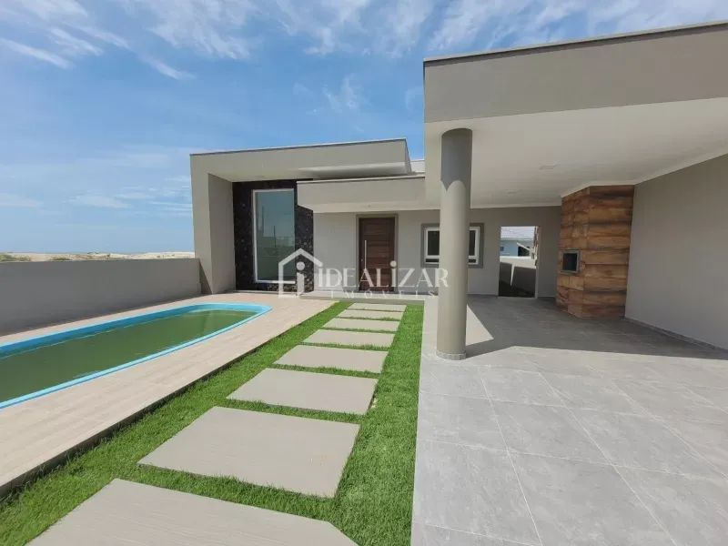 Bela casa á venda em Arroio do Sal, apenas 50 metros do mar, com piscina. - Foto 2