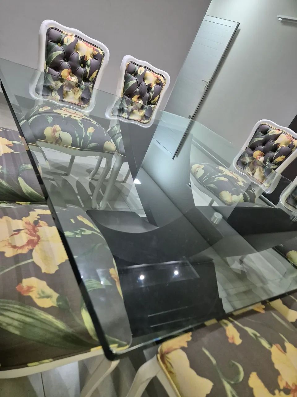 Linda mesa de jantar com 8 cadeiras - Foto 5