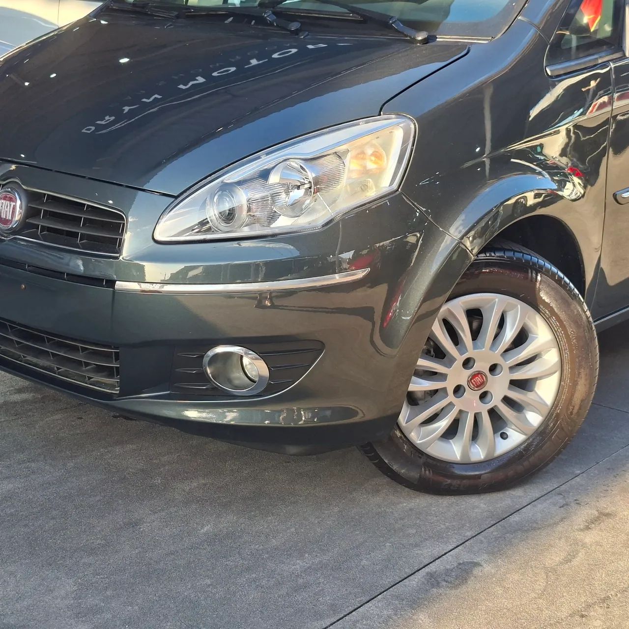 Fiat Idea Attractive 1.4 Fire Flex 8V 5P 2011 - Foto 2