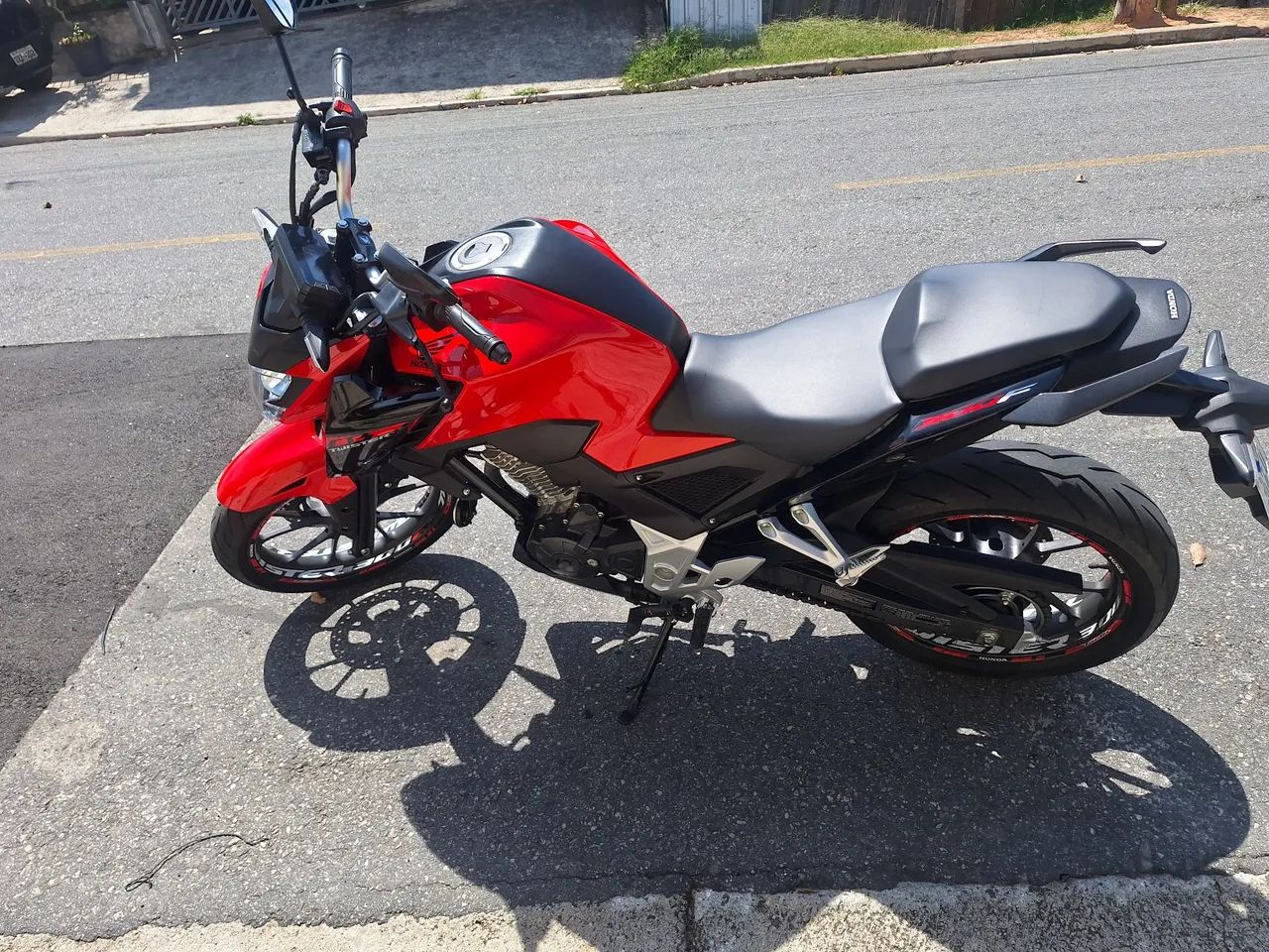 CB300F  - Foto 4