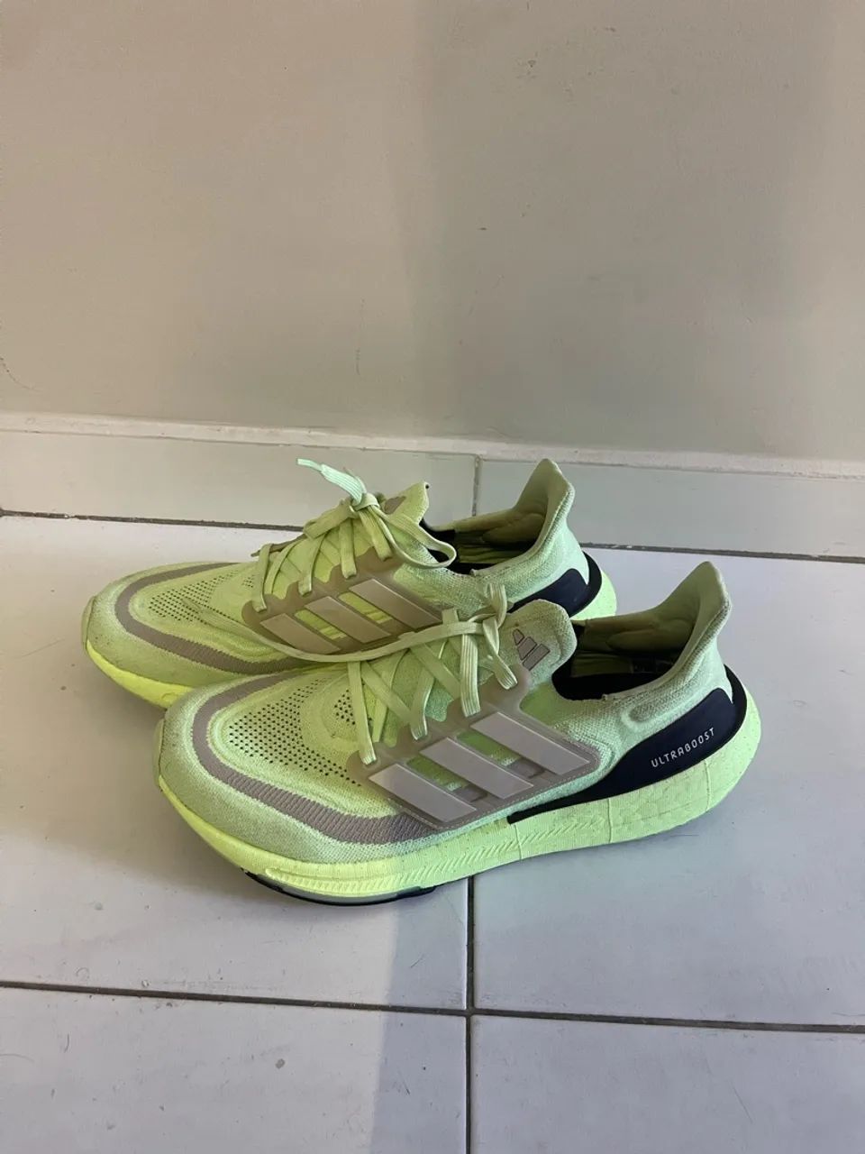 Tênis adidas 
