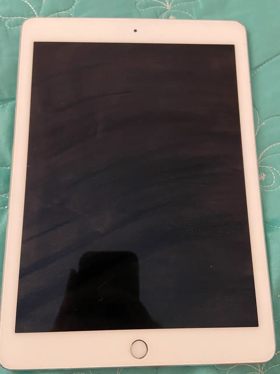 iPad Pro (9,7 polegadas) 32gb, bateria dura em média 3 a 4 horas, ideal para estudos 