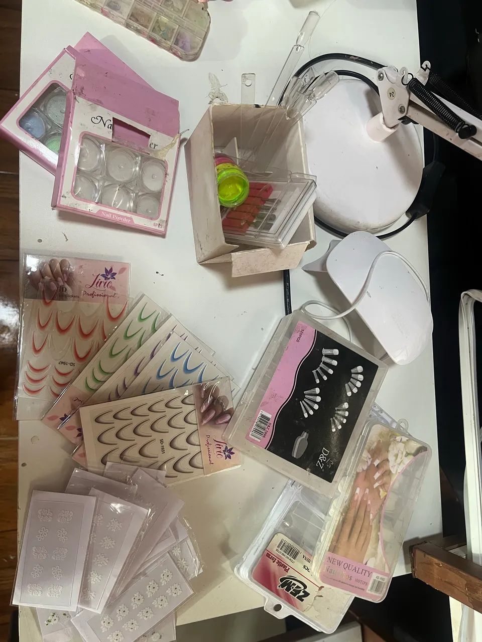 Kit mesa e cadeira para alongamento de unhas  - Foto 4