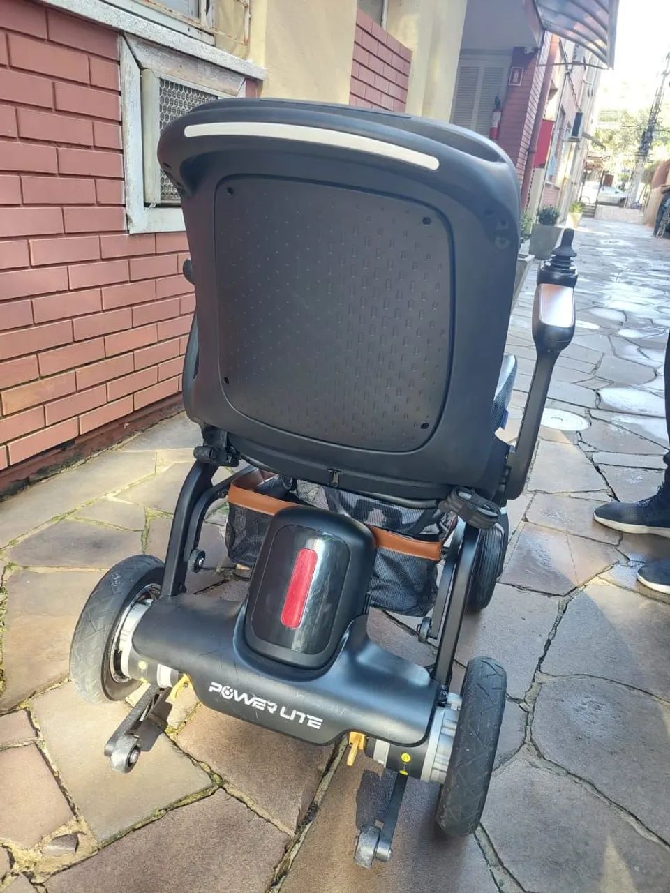Cadeira de rodas motorizada - Foto 3