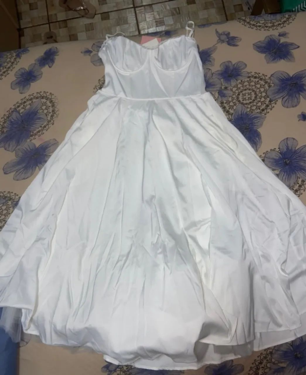 Vestido branco rodado da marca Singular. - Foto 3