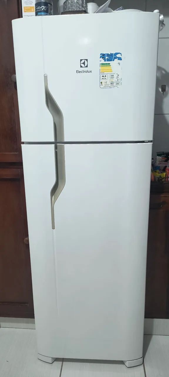 GELADEIRA ELETROLUX 276L