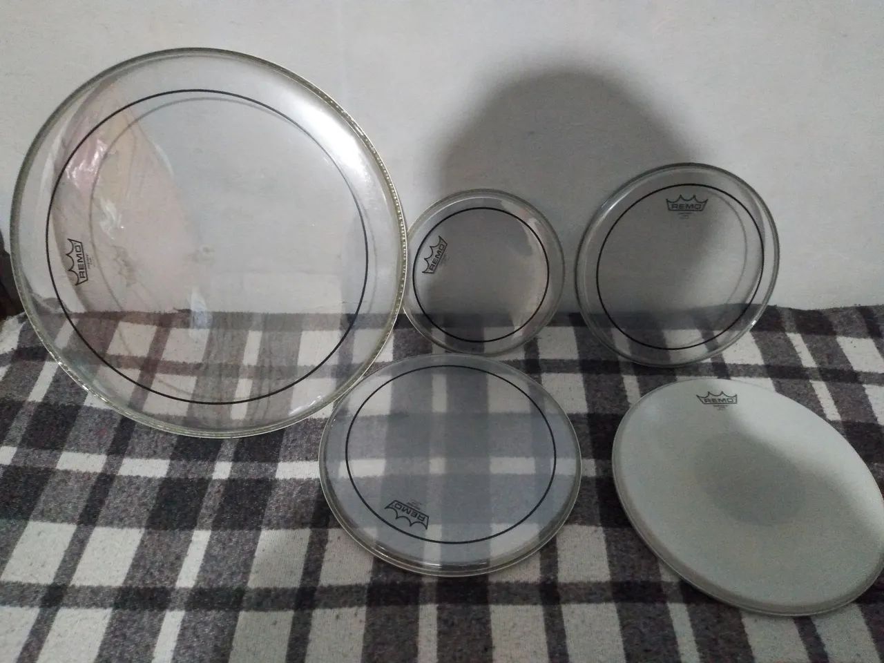 Kit peles Remo Pinstripe Made in USA 10" 12" 14" 20" + Pele Remo Emperor X 14" - Foto 4
