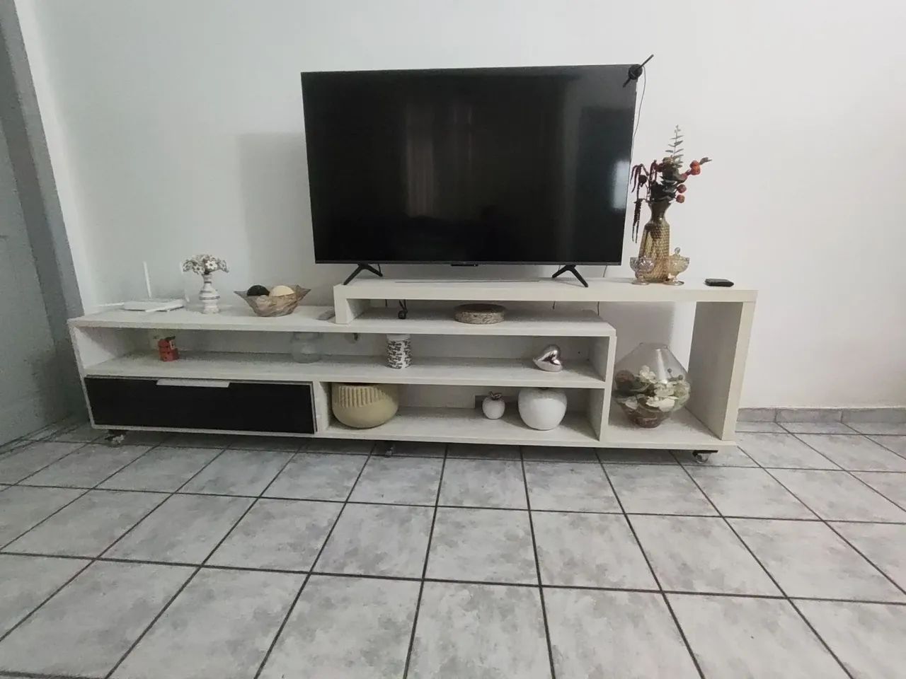 Rack mdf planejado com rodinhas 