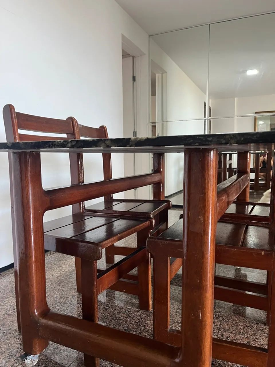 Mesa de jantar de granito e madeira maciça - Foto 5