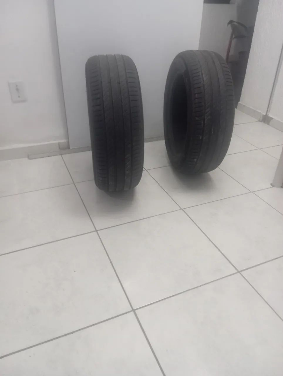 Vendo pneu aro 17 michelan - Foto 2