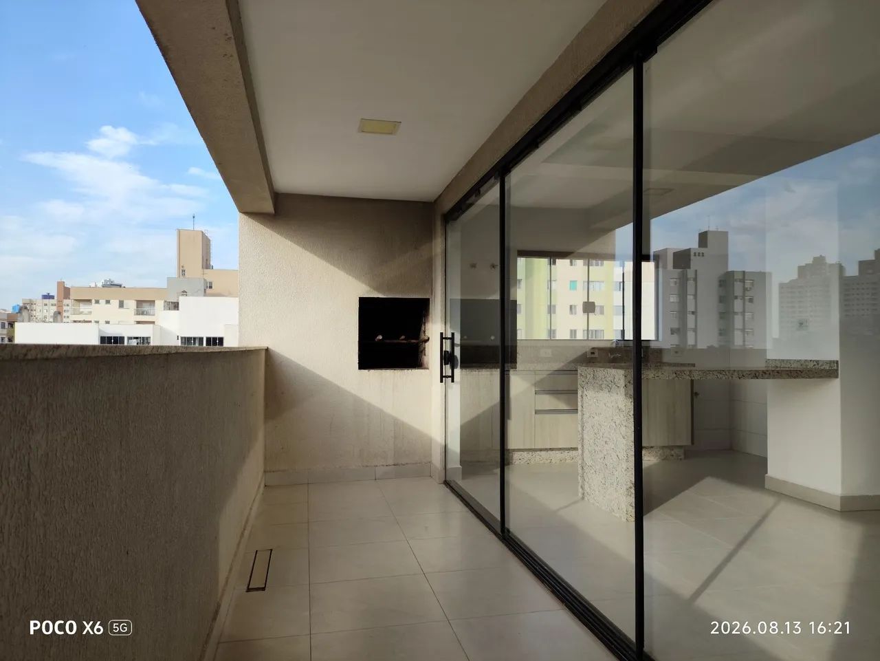 Apartamento na zona 07 com 2 quatos suite 84 m2 garagem coberta - Foto 3