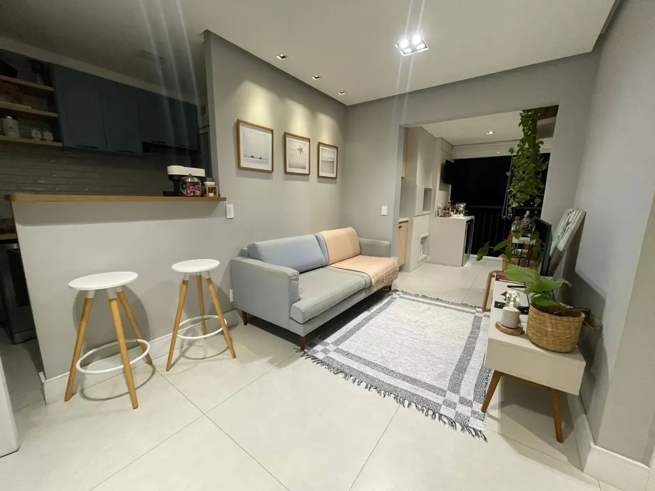 Lindo apartamento com 60m² para comprar. 2 dormtórios, varanda com churrasqueira.  Rua Ang