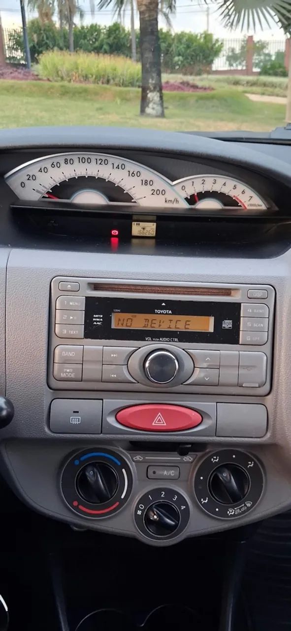 Toyota Etios 1.3 16V FLEX 2013