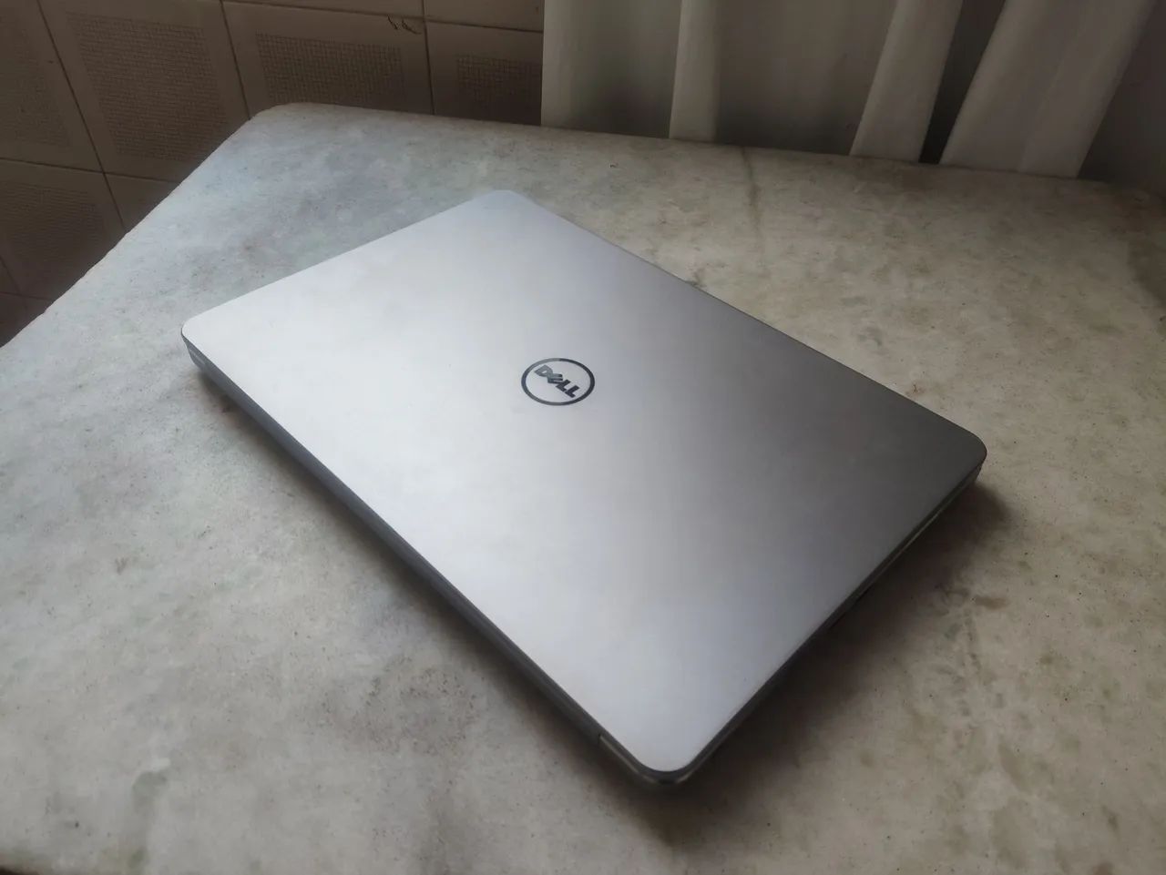 Notebook Dell i5 touchscreen em metal bateria boa teclado iluminado 