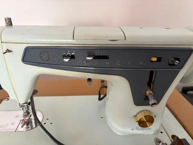 SINGER MULTIPONTO 666 - RELÍQUIA DOS ANOS 70 - FUNCIONANDO PERFEITAMENTE - Foto 5