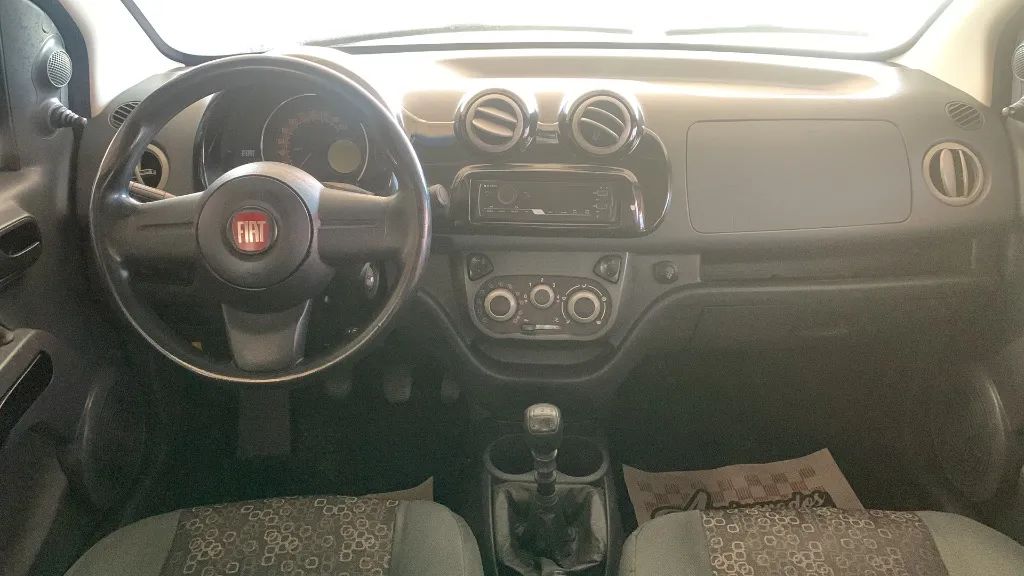Fiat Uno WAY Celeb. 1.0 EVO Fire Flex 8V 5P 2012 - Foto 2