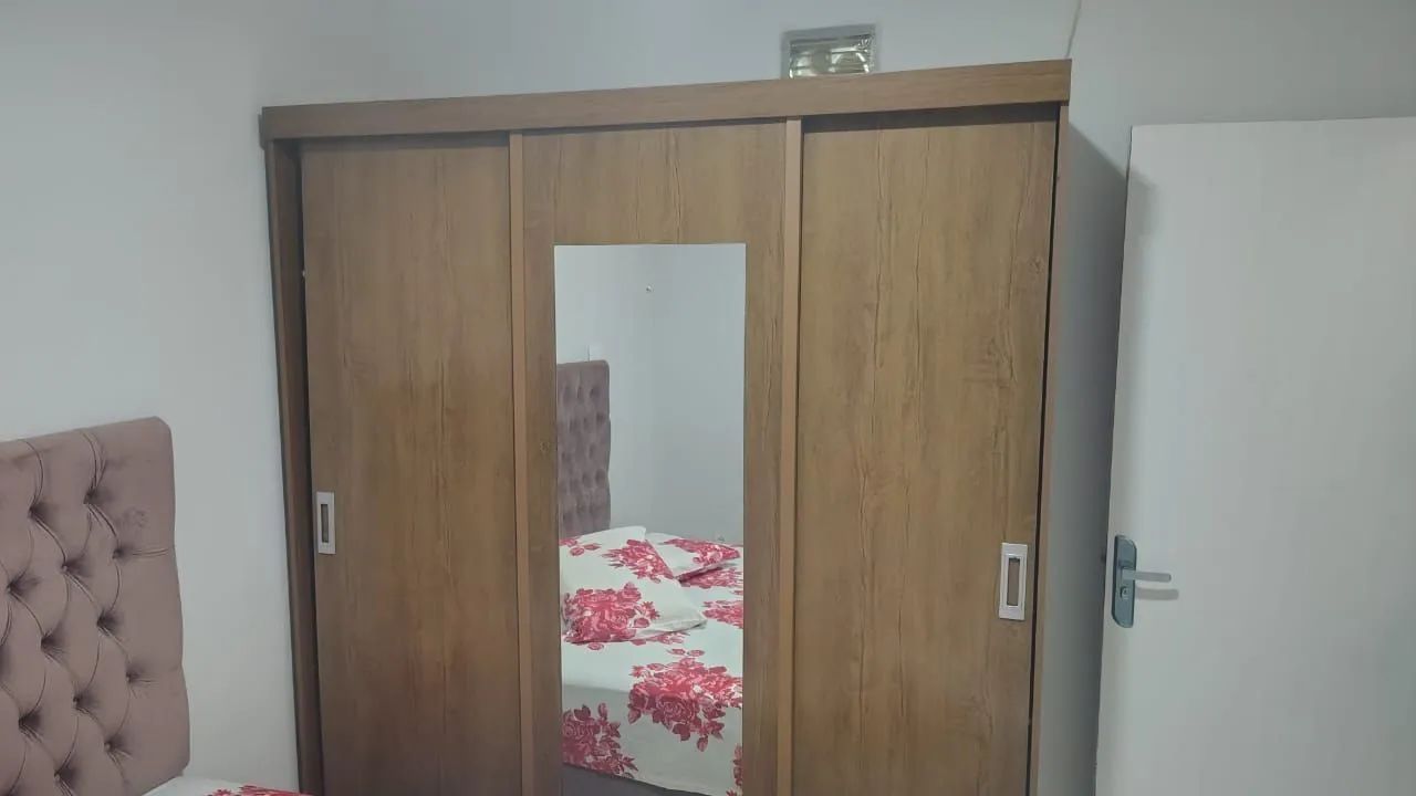 Guarda roupa casal 