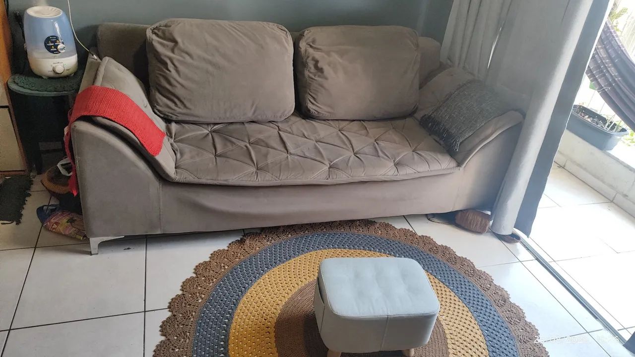 Lindomar Sofá retrô 
