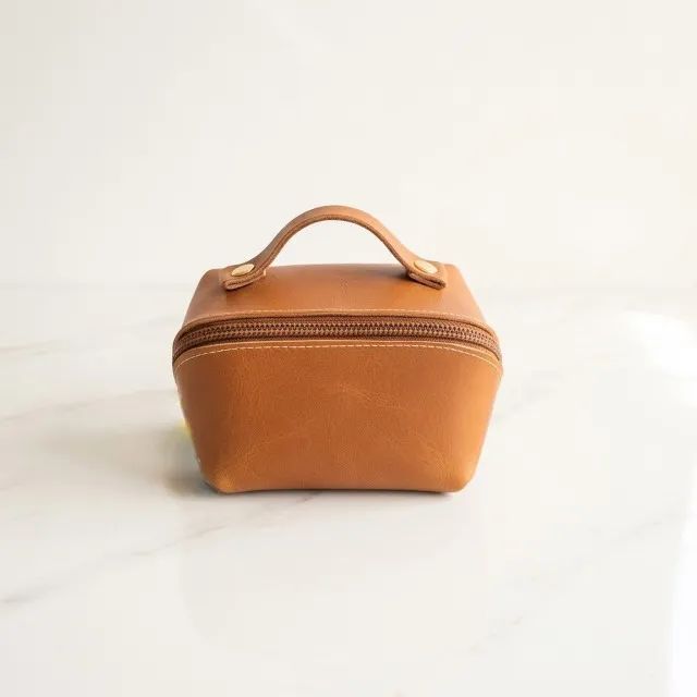 Mini Bolsa Em Courino Fechamento Zíper Duplo E Alça