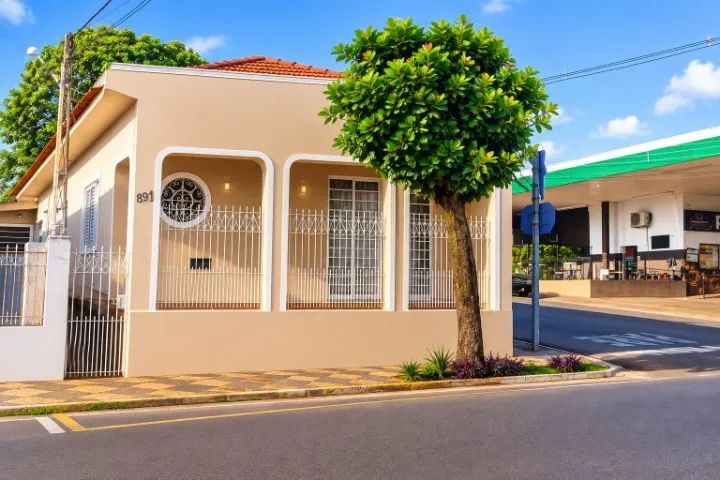Imóvel de esquina - Entrada da cidade