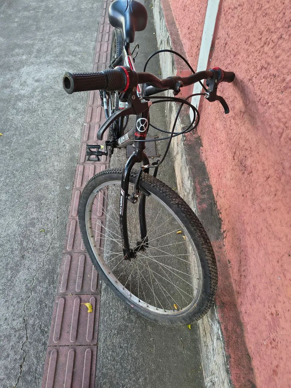 Bicicleta Preta Aro 26 c/ 21 Marchas, Excelente  - Foto 3