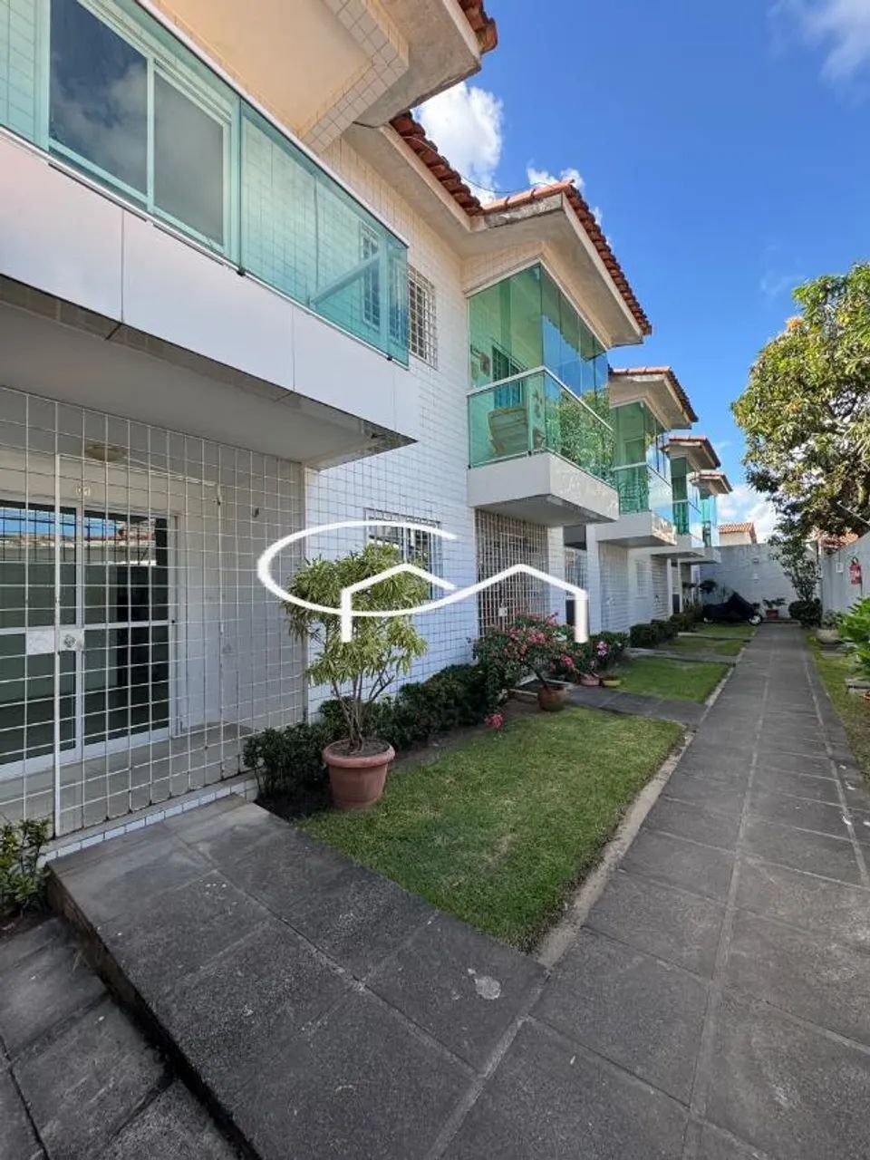 VENDO LINDO DUPLEX NO CORDEIRO COM 3 QUARTOS