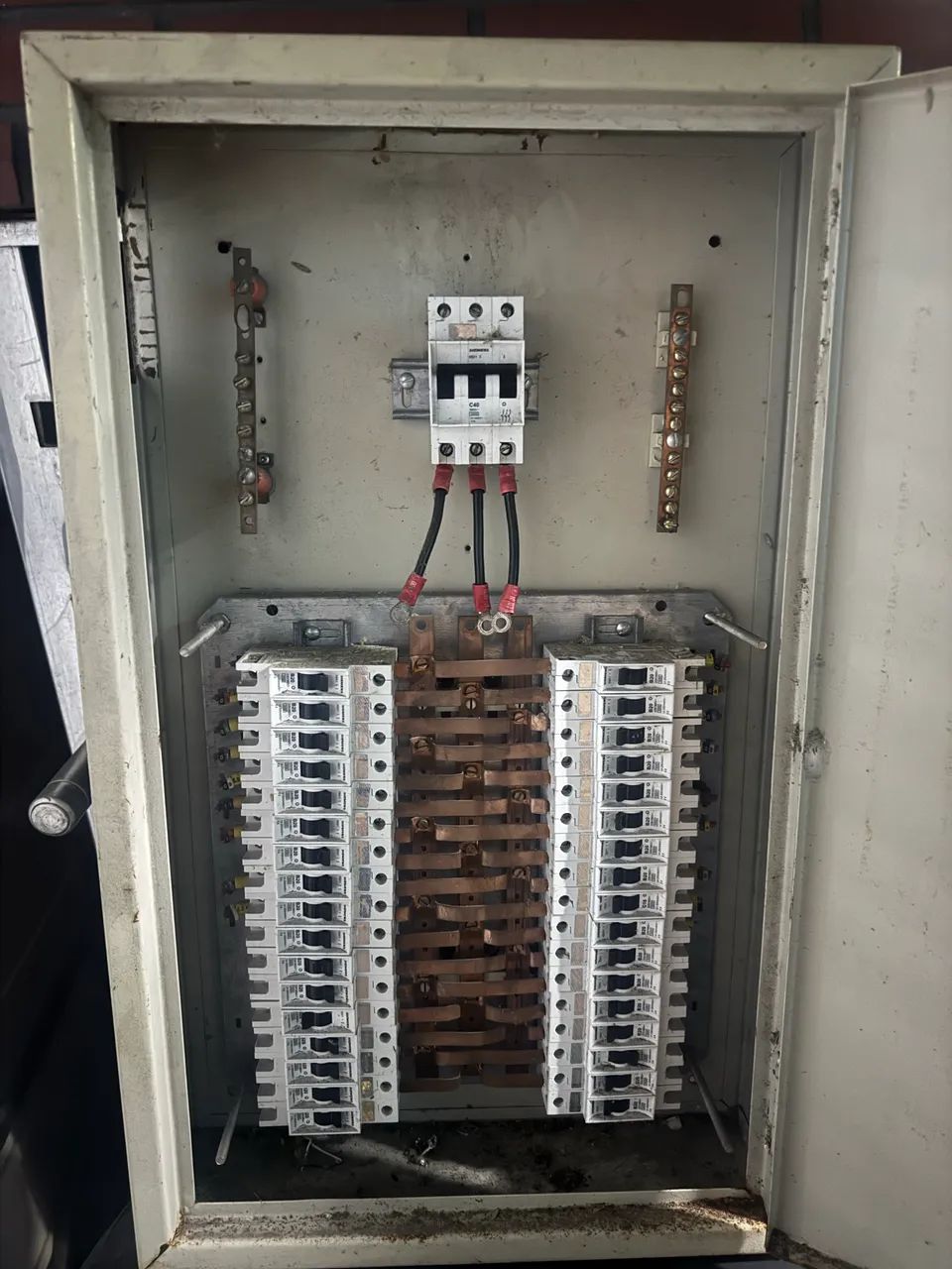 36-Pole Distribution Board with 100A Three-Phase Kit