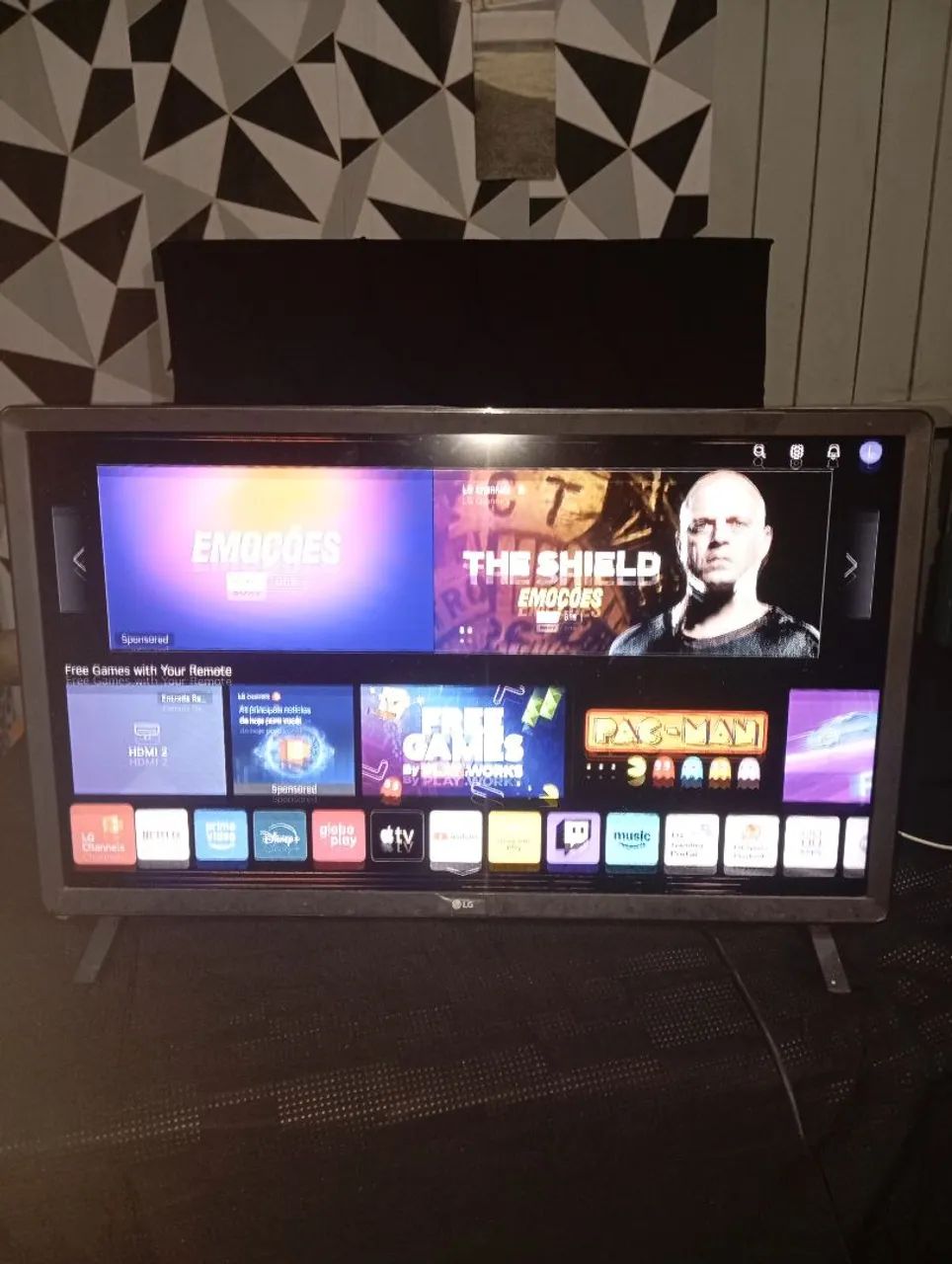 Smart TV 32 polegadas com uma pequena oscilação na imagem da tv - Foto 2