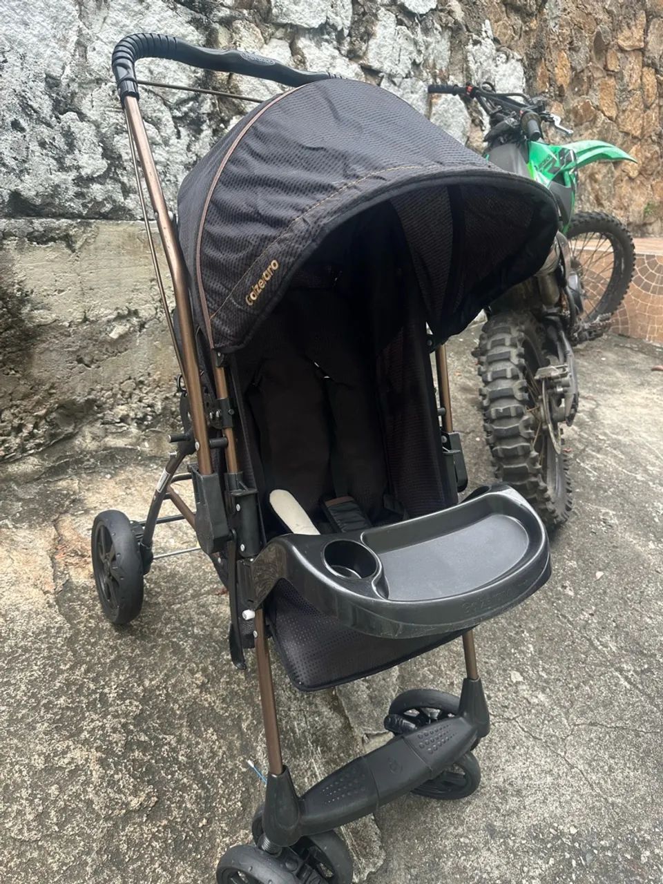 Carrinho de bebê com bebê conforto - Foto 4