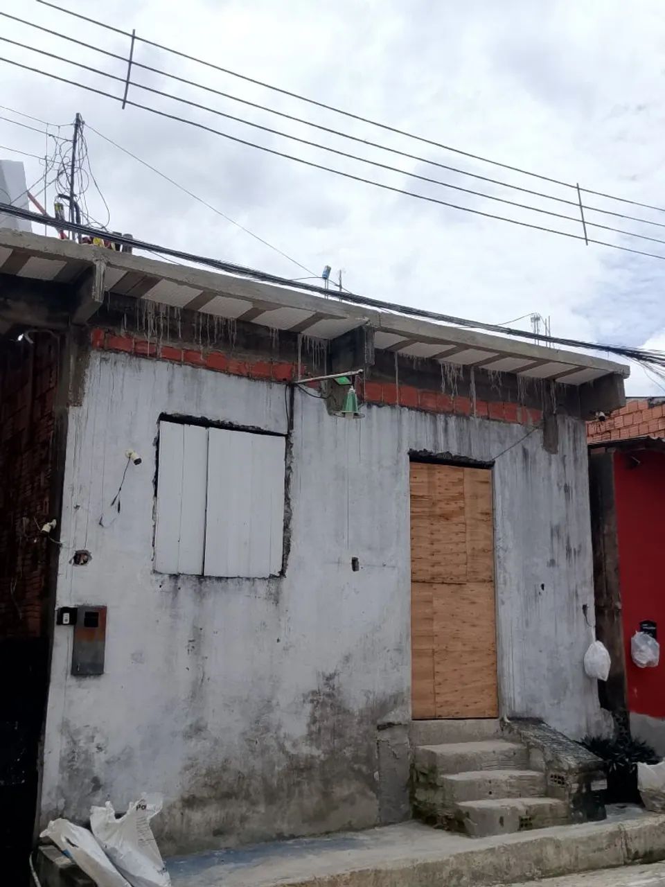 Vendo está casa Leia o anúncio 