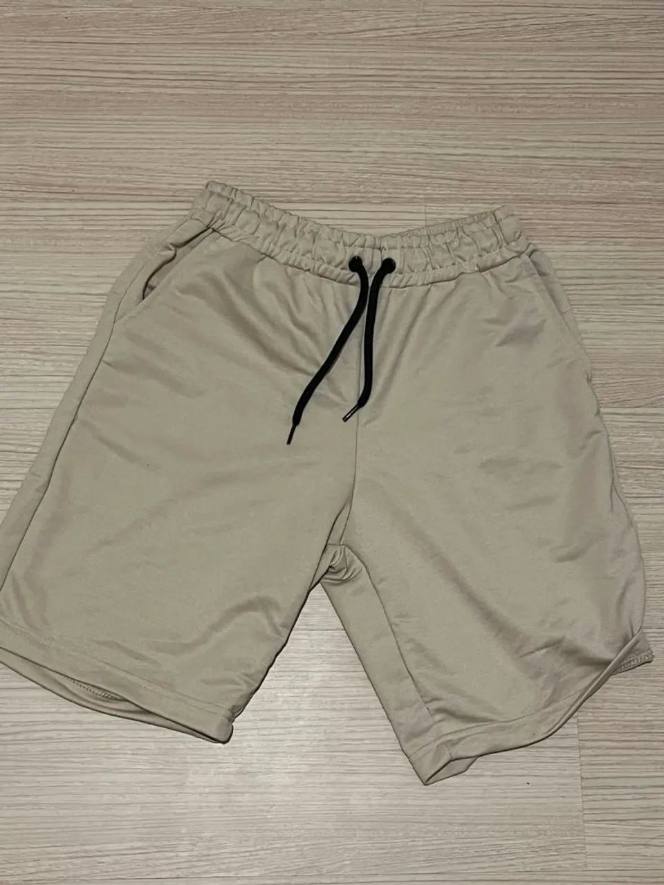 Bermuda masculina bege
