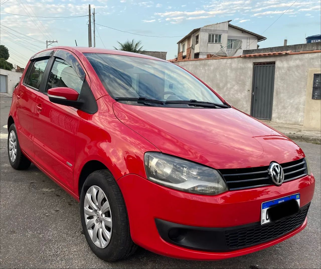 Volkswagen Fox Fox 1.0 Mi Total Flex 8V 5p 2014