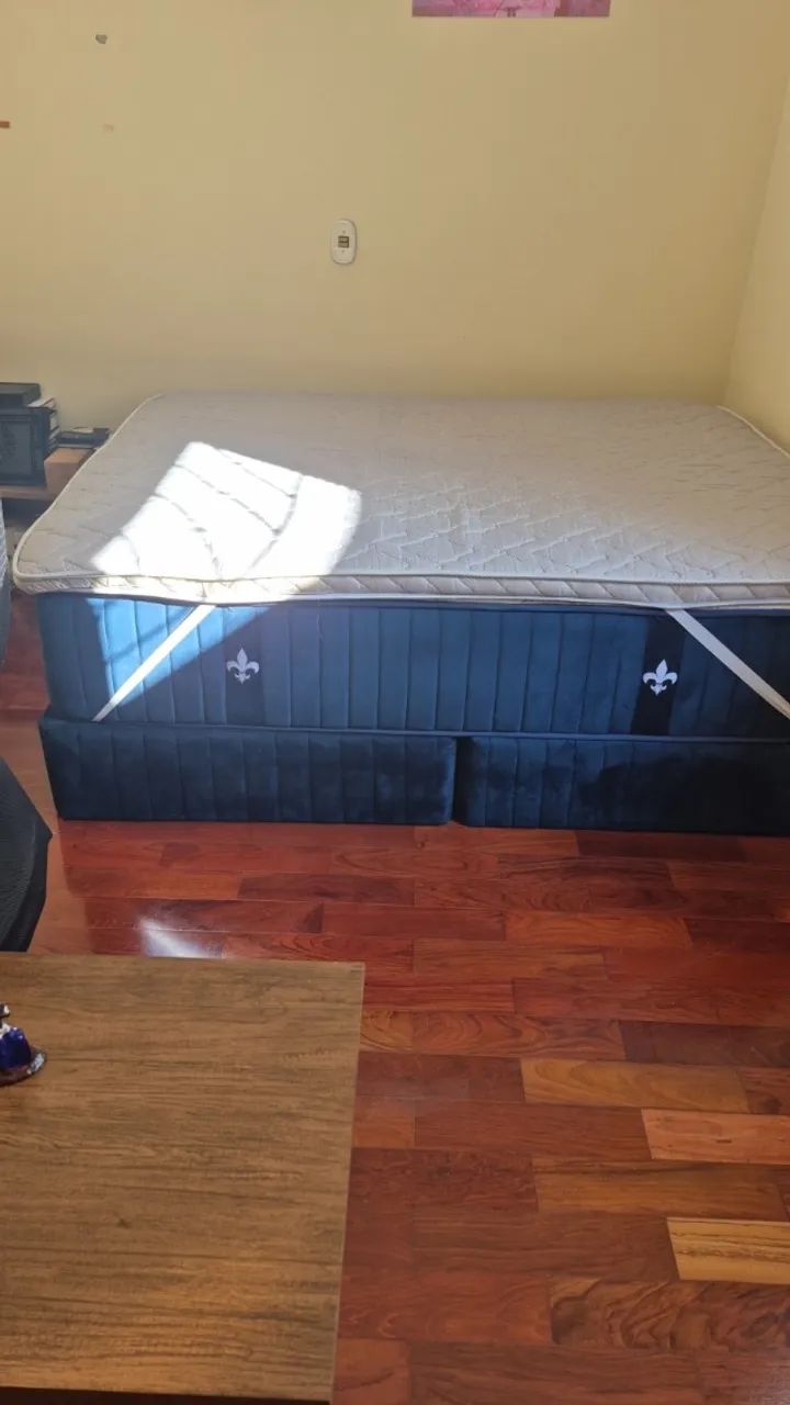 Cama Queen Dark Horse completa + base | Excelente estado | Mudança - Foto 2