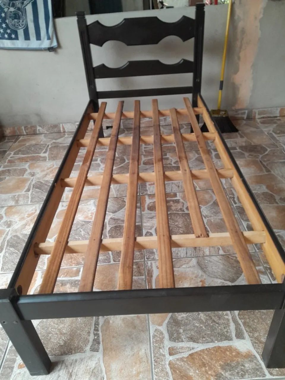 Cama de Solteiro de Madeira (Com colchão)  - Foto 2