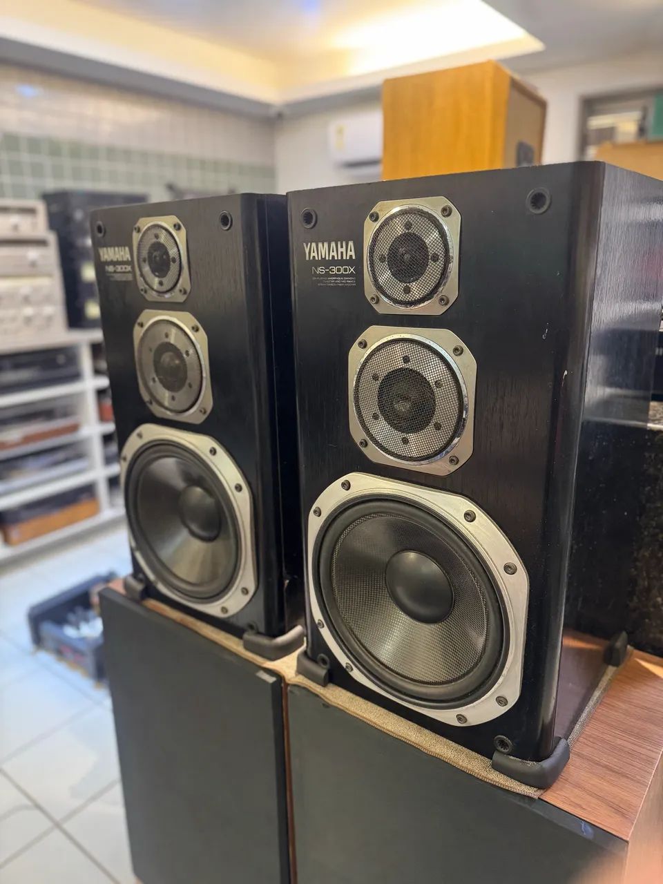 Novíssimo e perfeito Par de Caixas Yamaha NS-300X - Aparelhos de