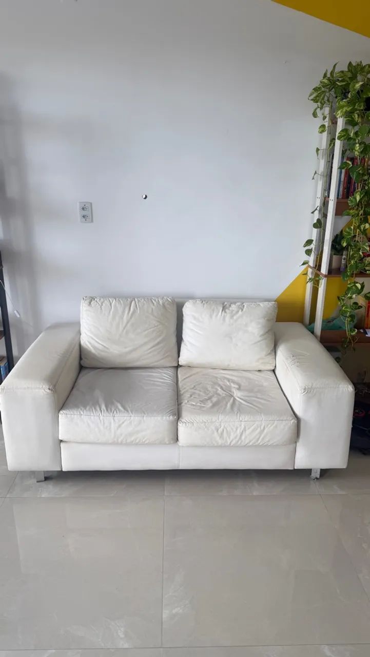 Sofá dois lugares couro 