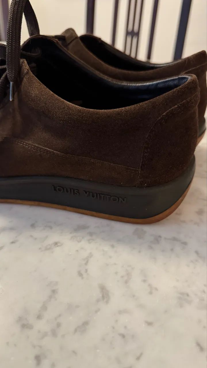 Tênis Louis Vuitton de camurça marrom  - Foto 4