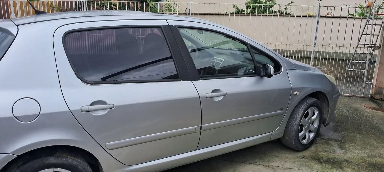Peugeot 307 307 Presence 2.0 Flex 16V 5p Aut. 2010