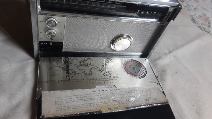 ZENITH TRANS-OCEANIC ROYAL R-3000