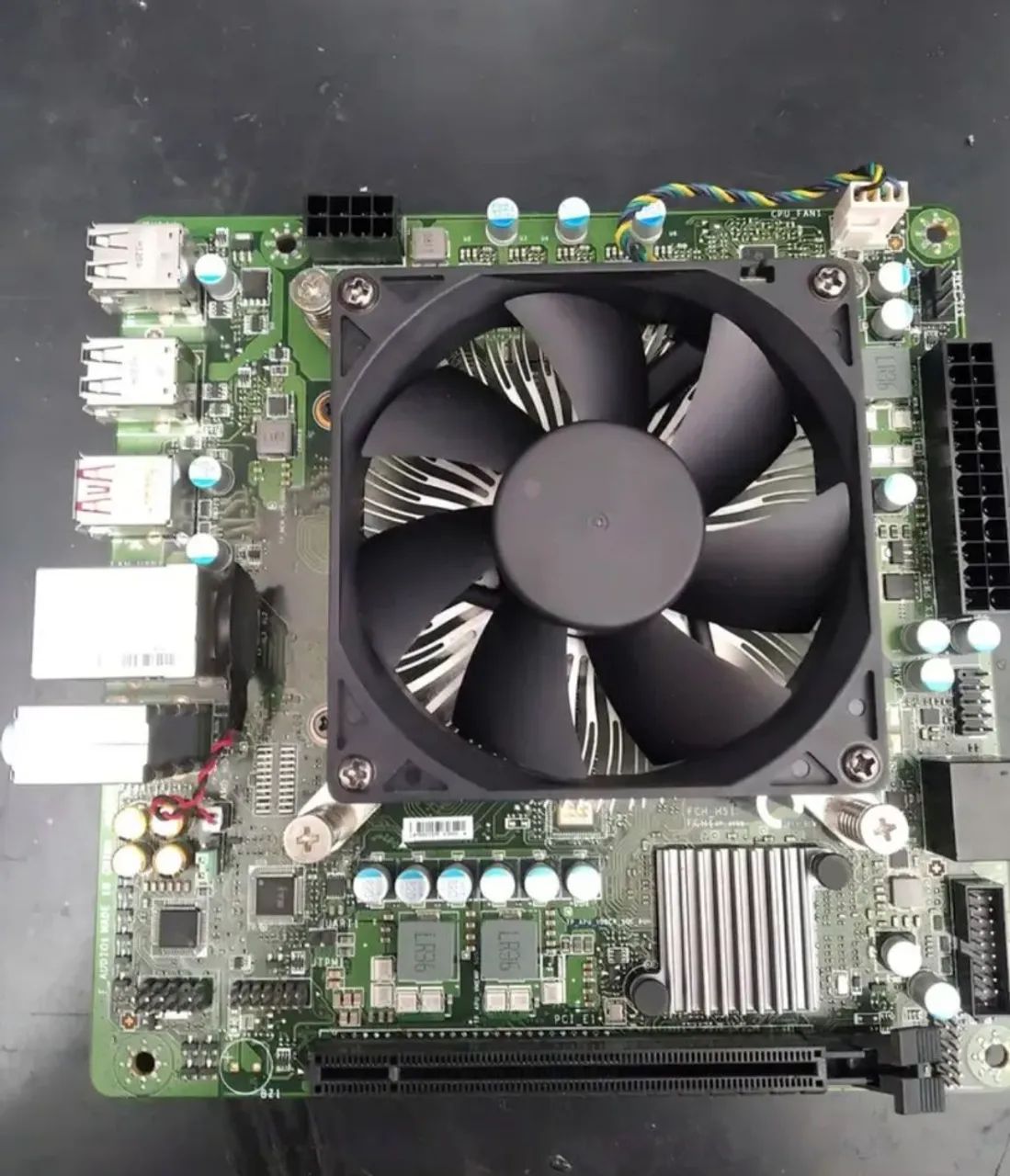 AMD 8 core 16 GB de ram placa de vídeo gt 1030 