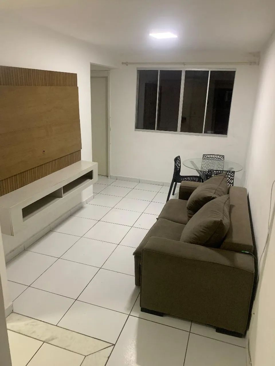 Alugo apê semi-mobiliado no bairro antares 