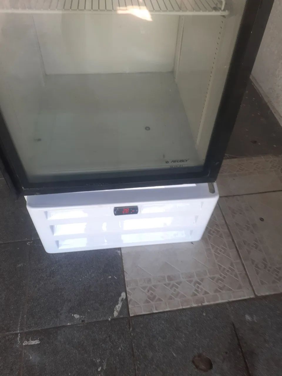 Geladeira expositora  reubly 400 litros  220vts  - Foto 4