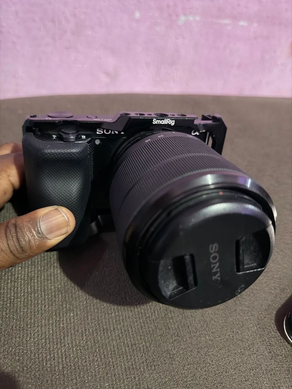 Camera Sony ZVE10 + Lente 28-70 + Cage 